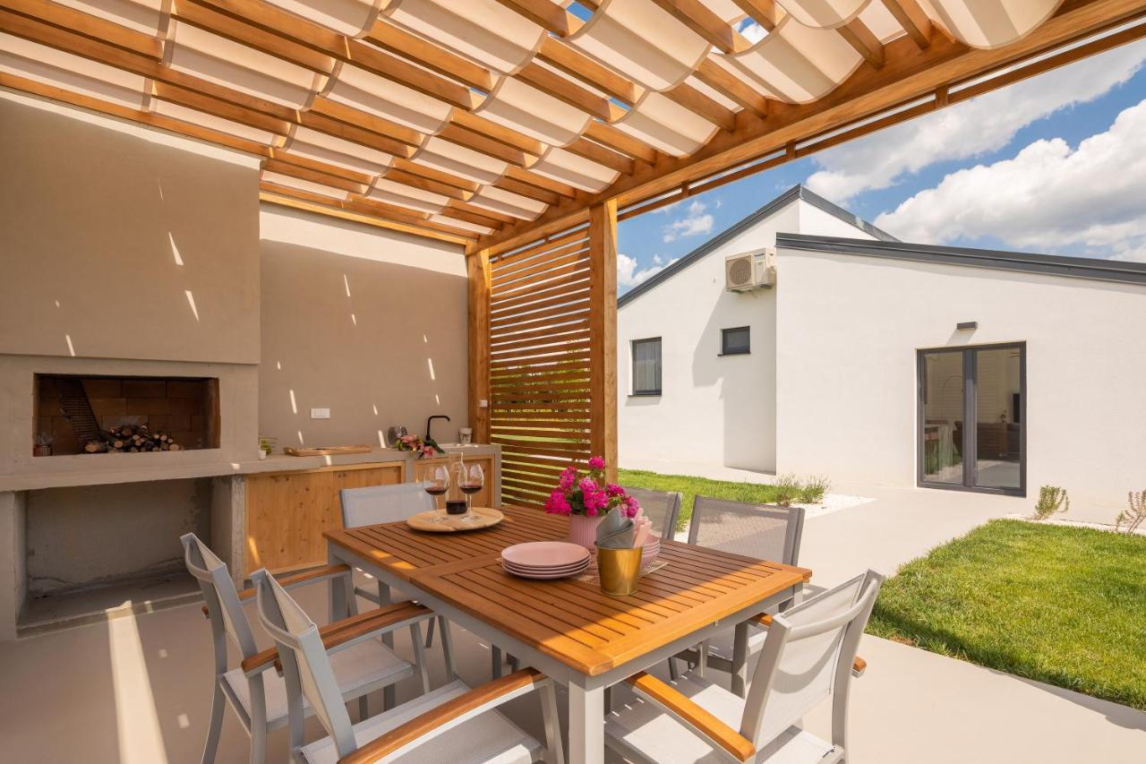 Bandelli Villas Oklaj 外观 照片